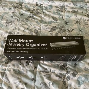 Wall mounted jewelry organizer